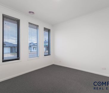 31 Devonia Avenue, Fraser Rise VIC 3336 - House For Rent | Domain - Photo 4