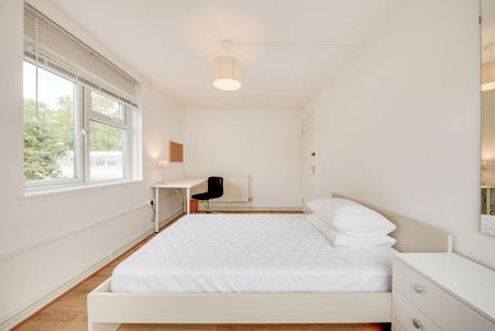 3 bedroom flat to rent - Photo 2