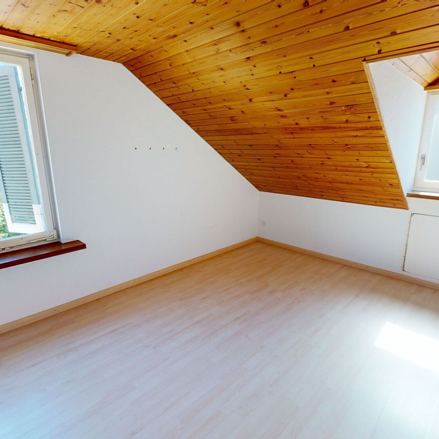 Dachwohnung an zentraler Lage - Photo 1
