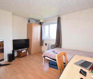 6 bedroom semi-detached house to rent - Photo 3