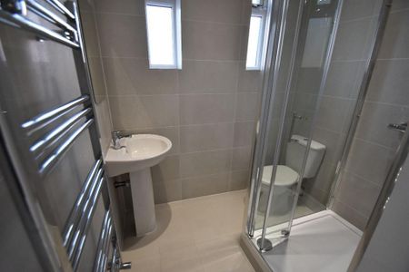 1 bedroom in a house share to rent - Photo 5