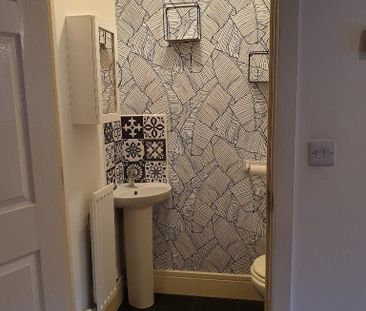 2 bedroom terraced house to rent - Photo 6