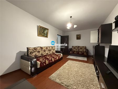 Inchiriez apartament 3 camere, decomandat, Zona Nicolina Podu Ros - Fotografie 2
