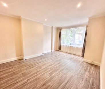 4 Bed Terraced House, Highbarrow Road, CR0 - Photo 1