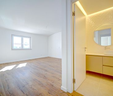 Apartamento T5 Duplex na Costa da Guia - Photo 3