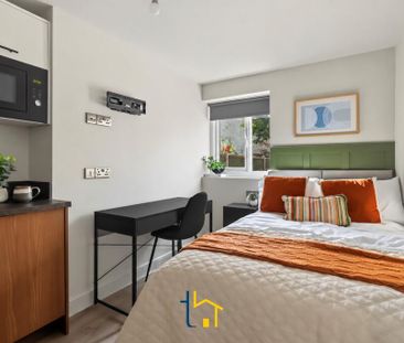 1 bedroom in a house share to rent - Photo 1
