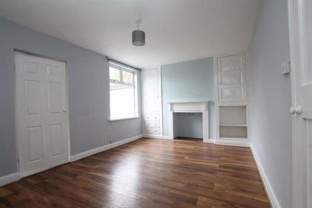 3 bedroom terraced house to rent - Photo 2