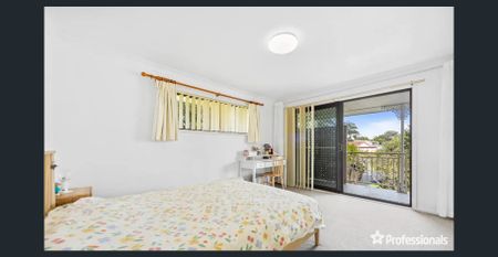 2 bedroom upstairs of house with water views including water and electricity - Photo 5