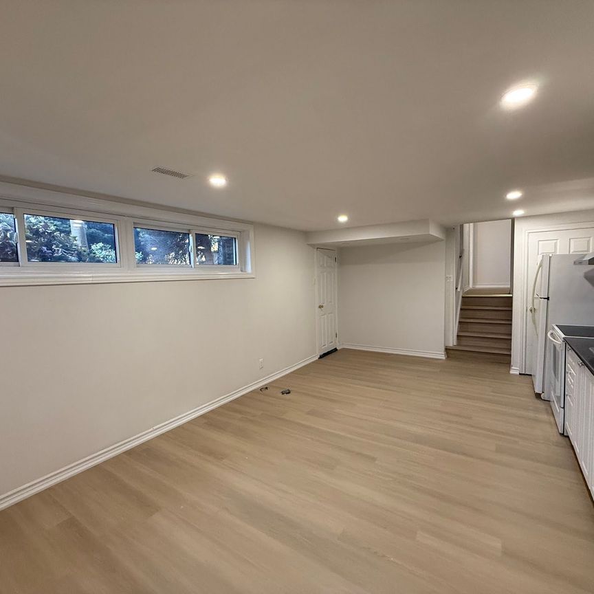 For Lease - 5 Silverview Drive Unit# Lower, Toronto, Ontario - Photo 1