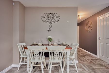 4 Bed Semi-Detached House, Honeybourne Road, LS12 - Photo 5