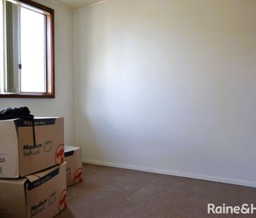 Charming 3-bedroom home with ocean view - Photo 2