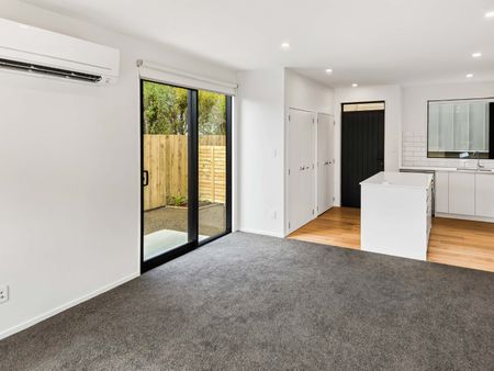 Modern & Low-Maintenance 3-Bedroom Townhouse in Stokes Valley - Photo 4