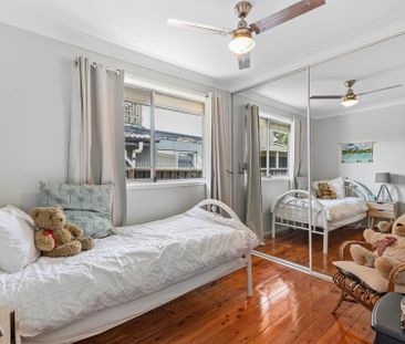 WELL APPOINTED HOME IN A QUIET STREET! - Photo 6