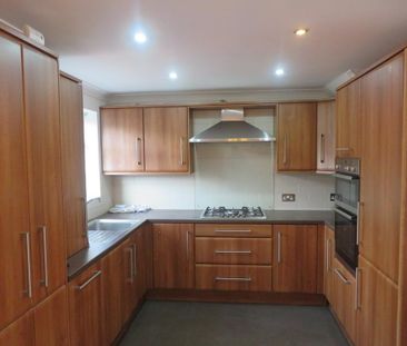 3 bedroom terraced house to rent - Photo 5