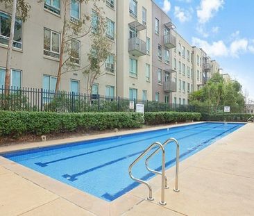 FURNISHED APARTMENT IN PRIME LOCATION! - Photo 2