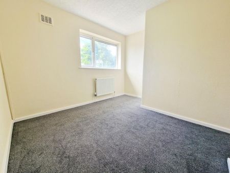 2 bedroom semi-detached house to rent - Photo 5