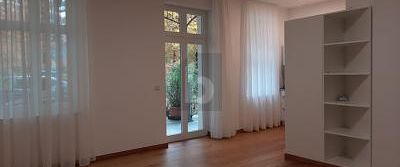 STILLVOLLE ELEGANZ MIT VORGARTEN - Photo 1