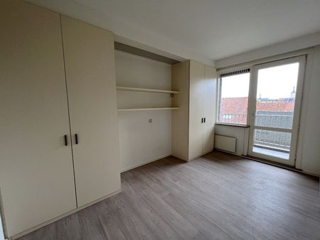 APPARTEMENT (102m²) MET 2 SLAAPKAMERS IN CENTRUM IEPER - Photo 3