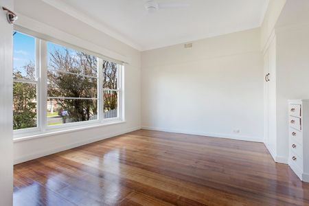 319 Chisholm Street, Black Hill - Photo 2