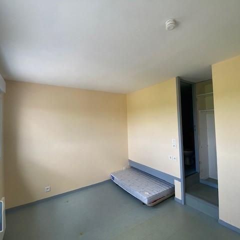 Location Appartement 1 pièce 16m² POITIERS 86000 - Photo 1