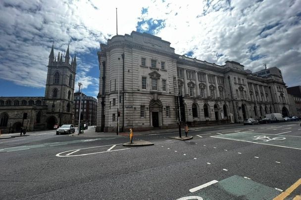 Lowgate, HULL - Photo 1