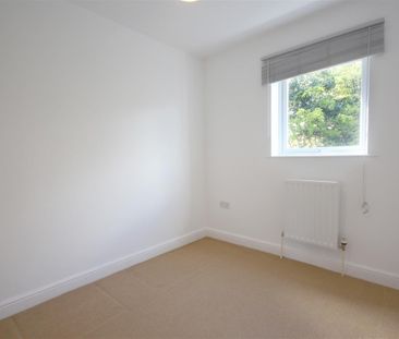 2 Bedroom Flat/Apartment To Let - Photo 5