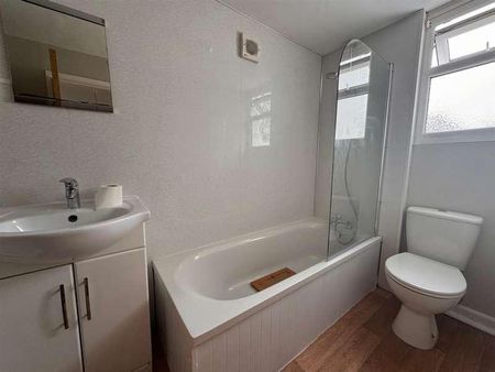 Thoroughgood Road, Clacton-on-sea, CO15 - Photo 5