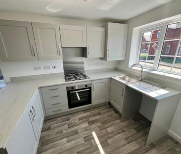 3 bedroom semi-detached house to rent - Photo 6
