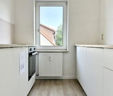 Modern sanierte DG-Wohnung mit EBK + Stellplatz in Reichenbrand mieten - Photo 6