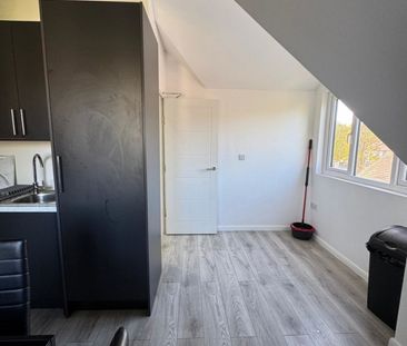 2 bed Apartment for Rent - Photo 5