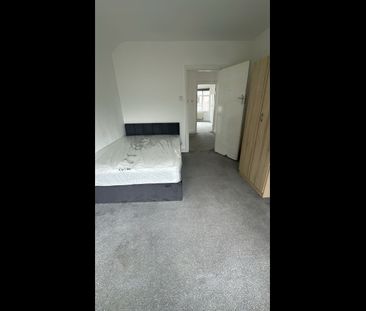 Room in a Shared House, Hendale Avenue, NW4 - Photo 1