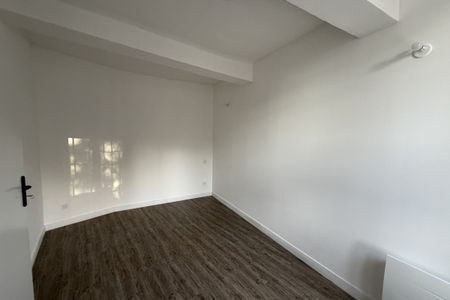 VALREAS, appartement de type2 39,9m2 - Photo 2