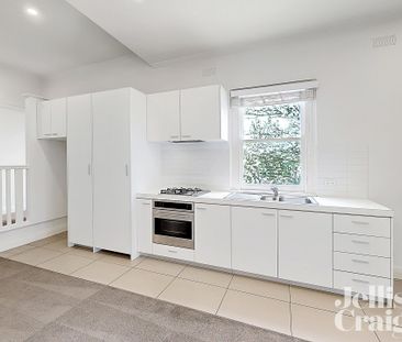 2/585 Whitehorse Road, Surrey Hills - Photo 6