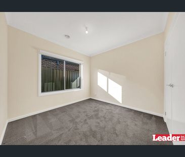 Amazing Quality, Fabulous Location, Family Home - Photo 2