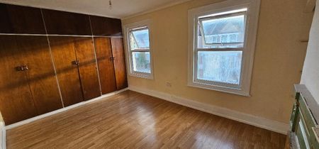 3 Bed Semi-Detached House, Sangley Road, SE6 - Photo 4