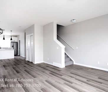 GREAT 3 BED, 2.5 BATH, 2 STOREY TOWNHOUSE, WITH AN ATTACHED DOUBLE ... - Photo 3
