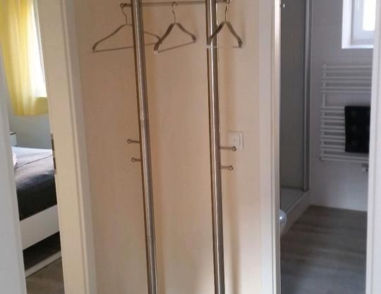 Warmmiete: Vollständig möbl. 2 Zi. Wohnung/Terrasse (60m²) l - Photo 1