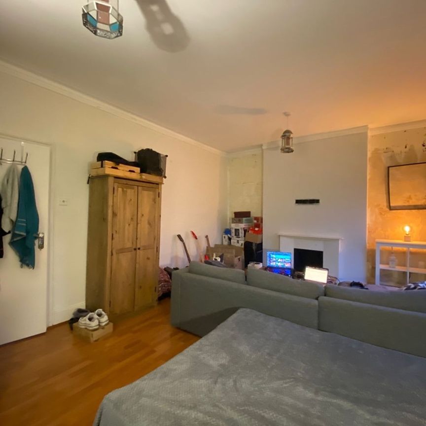 3 Bed Flat, Saltram Crescent, W9 - Photo 1