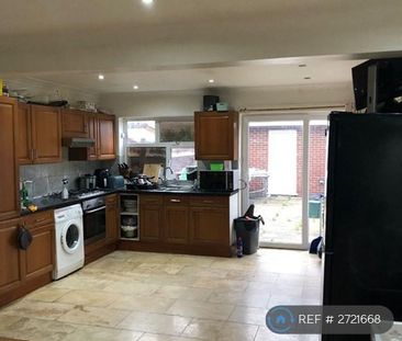 1 bedroom in a house share to rent - Photo 6