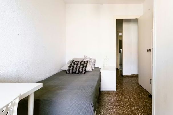 Carrer del Serpis, Valencia, Valencian Community 46022 - Photo 1