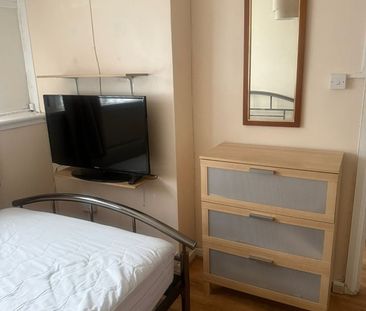 Room in a Shared Flat, Flack Court, E10 - Photo 3