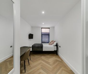 1 bedroom in a house share to rent - Photo 2