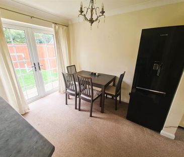 Pembroke Drive, Ingleby Barwick - Photo 3