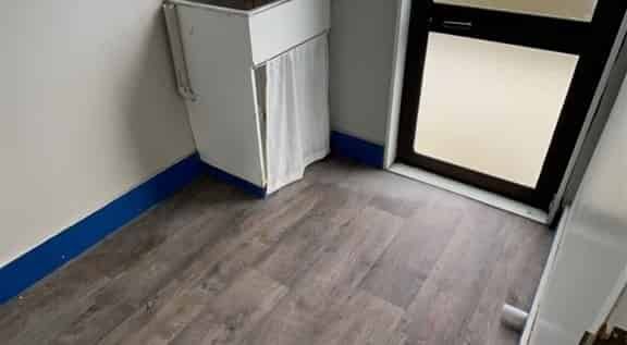 Spacious 5-bedroom home - Photo 1