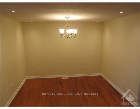 For Lease - 21 Cresthaven Drive, Barrhaven, Ontario - Photo 2