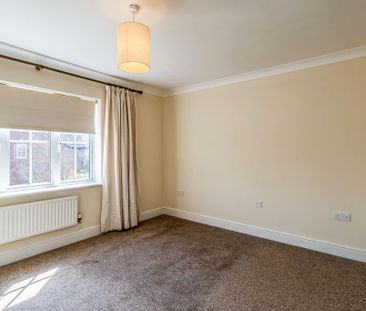 3 bedroom semi-detached house to rent - Photo 3