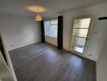 2 bedroom end of terrace house to rent - Photo 4
