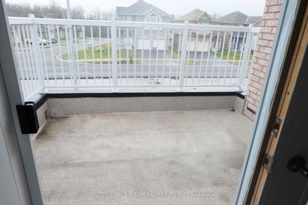 Detached Home For Lease | N8141246 - Photo 3