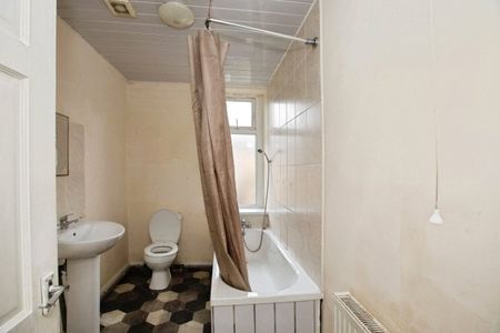 Albert Street, Burnley, BB11 3DB - Photo 4