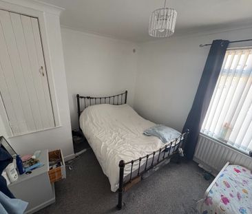 82 Frenchpark Street, Belfast BT12 6HZ - Photo 3